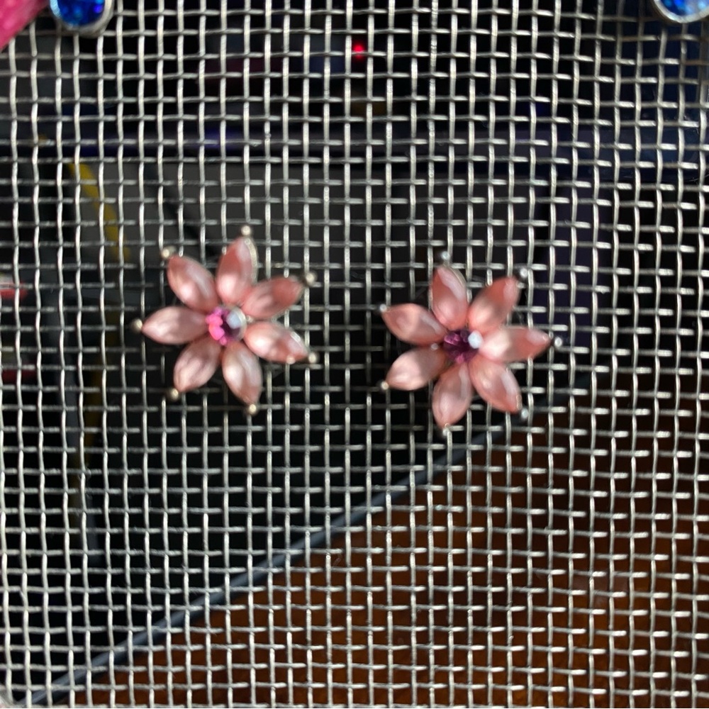 Pink flower stud earrings